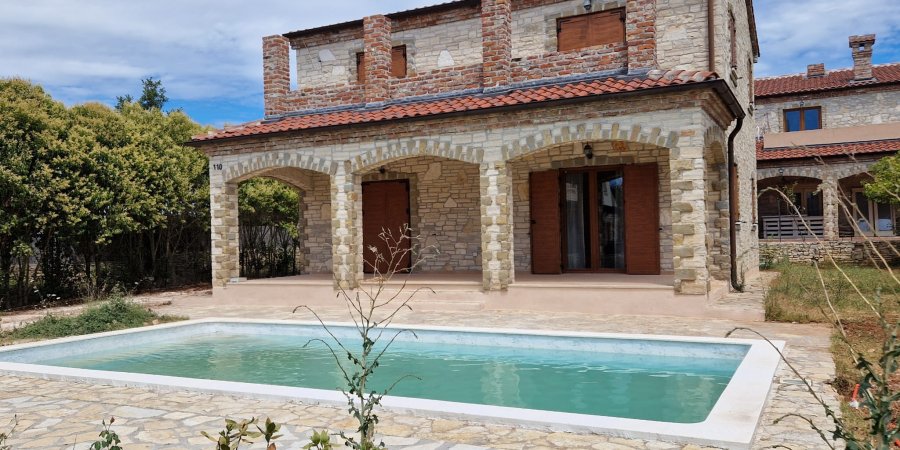 Bezvremenska elegancija i moderna udobnost - prodaja kamenih kuća u Istri